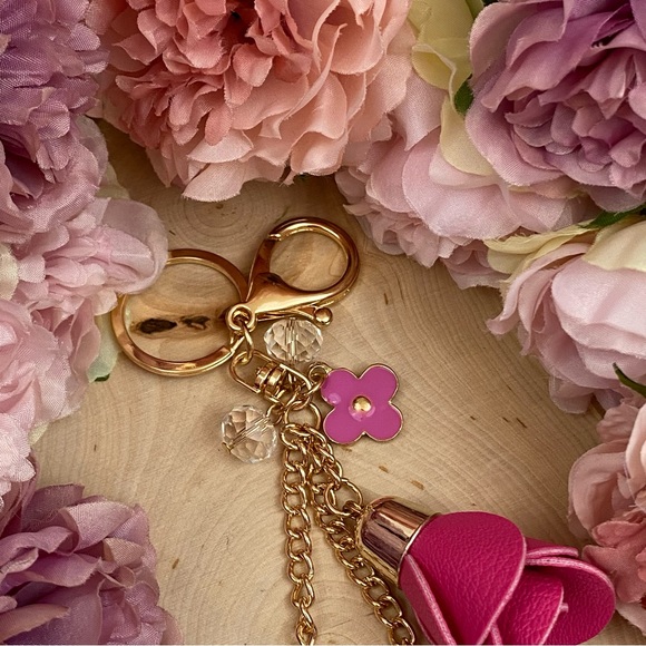 Multicolor Triple Rose Charm with Beads Keychain - Picture 11 of 12